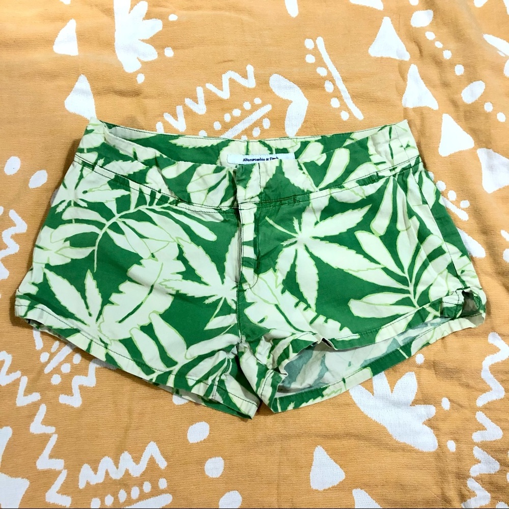 Abercrombie & Fitch boardshorts XS 0 leaf flower